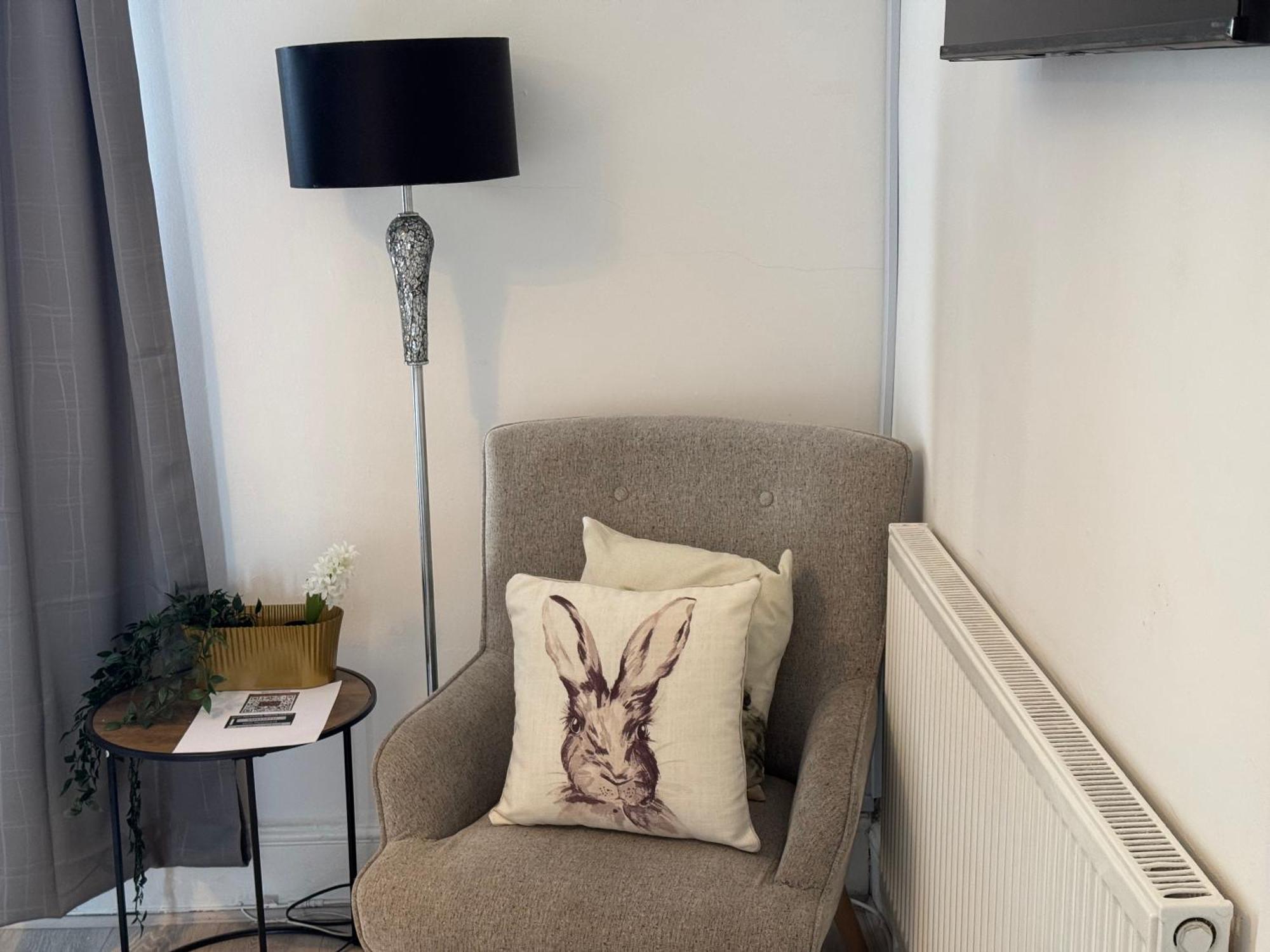 Executive Studio Apartment In The Heart Of Barry, Flat 1 Kültér fotó